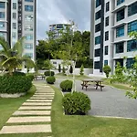 Oceanview 2 Bdrm Unit Jq Tower